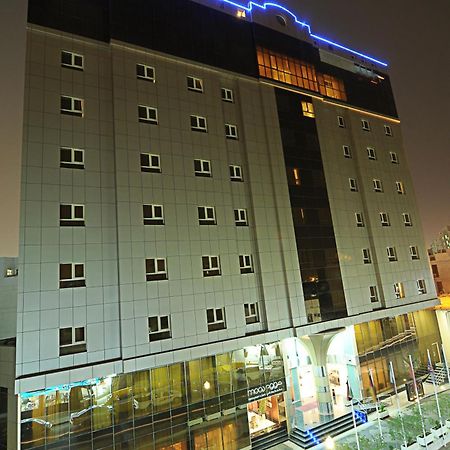 Corp Executive Hotel Doha Suites Bagian luar foto