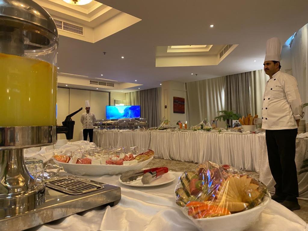 Corp Executive Hotel Doha Suites Bagian luar foto