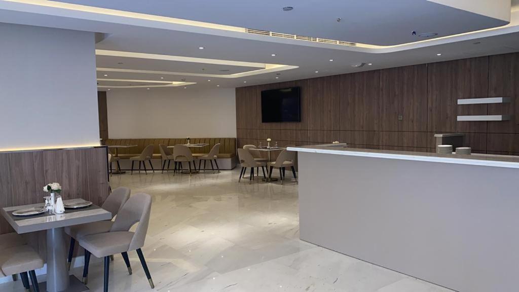 Corp Executive Hotel Doha Suites Bagian luar foto