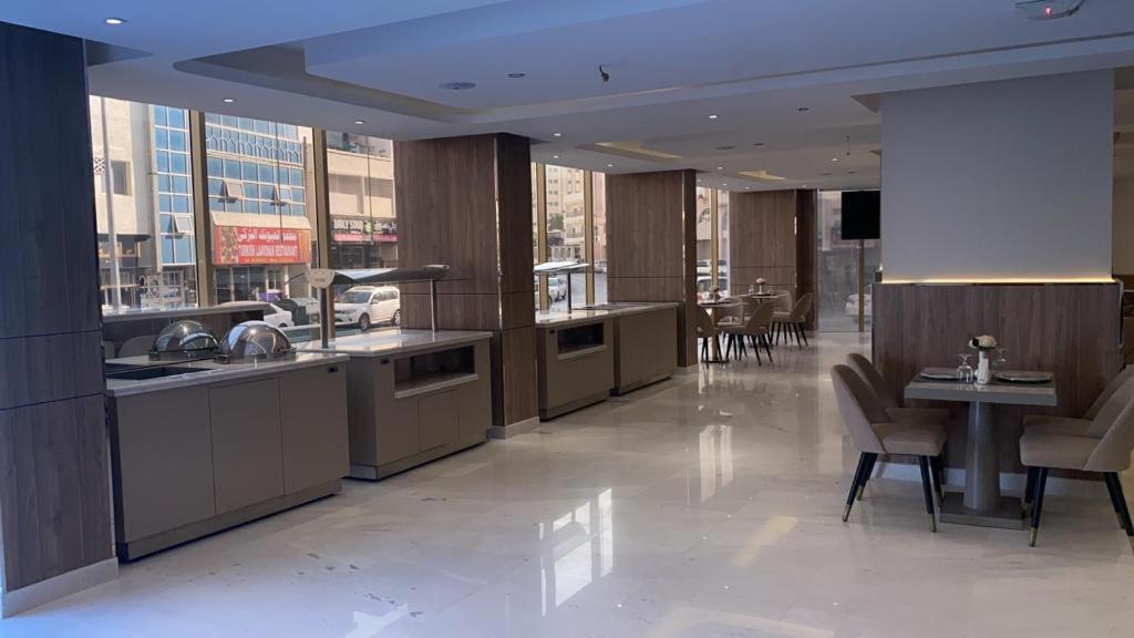 Corp Executive Hotel Doha Suites Bagian luar foto