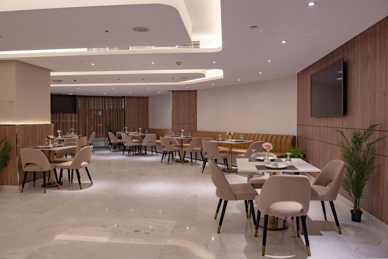 Corp Executive Hotel Doha Suites Bagian luar foto