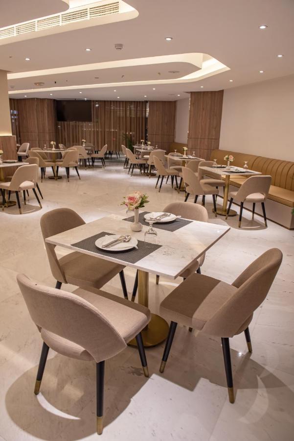 Corp Executive Hotel Doha Suites Bagian luar foto