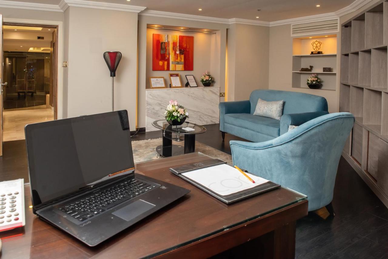 Corp Executive Hotel Doha Suites Bagian luar foto