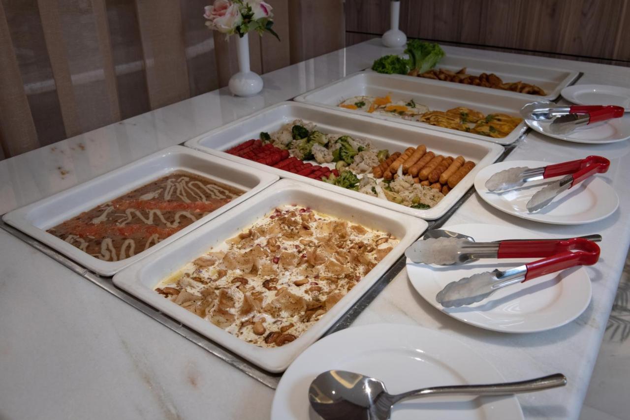Corp Executive Hotel Doha Suites Bagian luar foto
