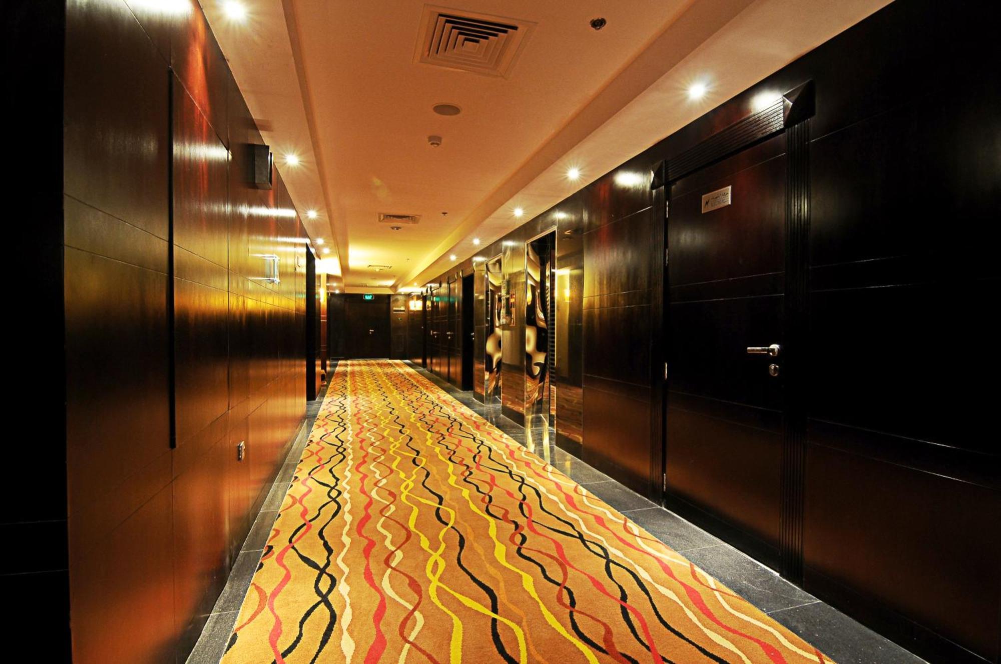 Corp Executive Hotel Doha Suites Bagian luar foto