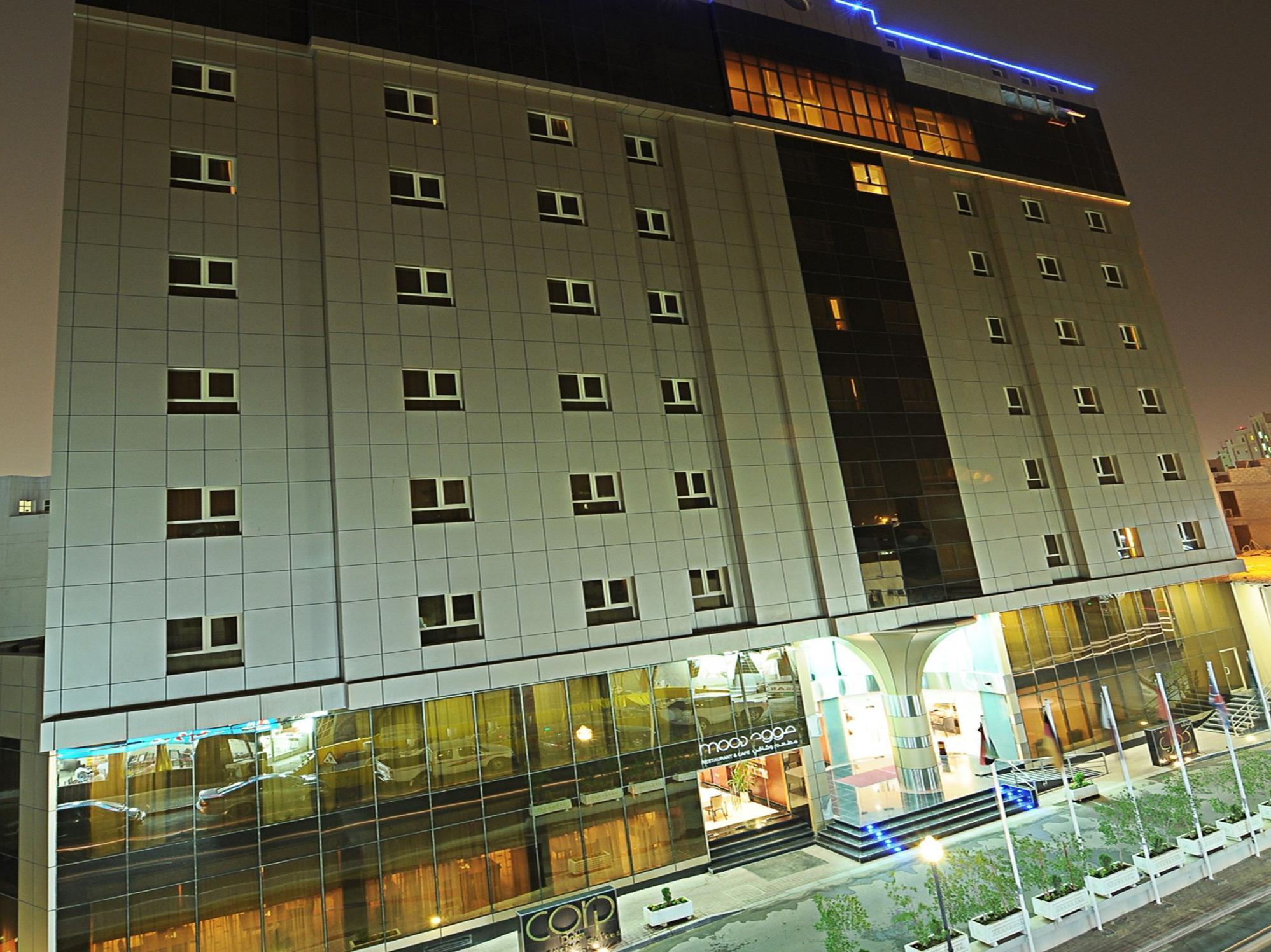 Corp Executive Hotel Doha Suites Bagian luar foto