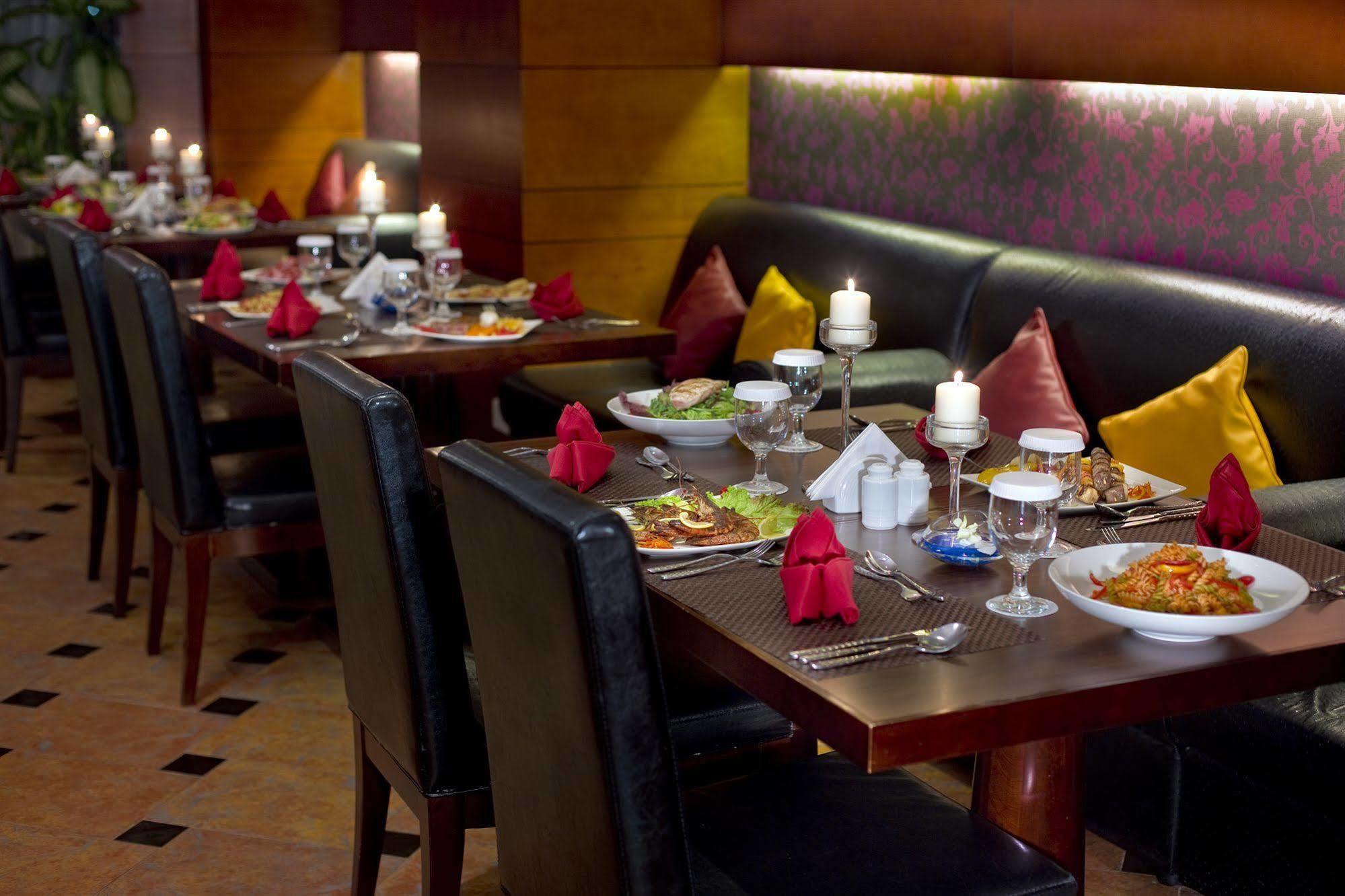 Corp Executive Hotel Doha Suites Bagian luar foto